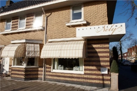 kapperszaak Nely buitenkant